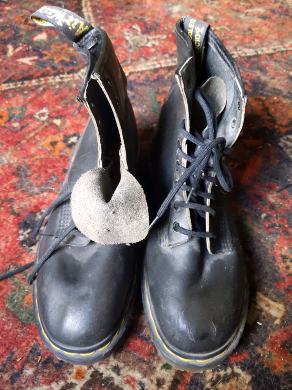 dr martens black boots size 6